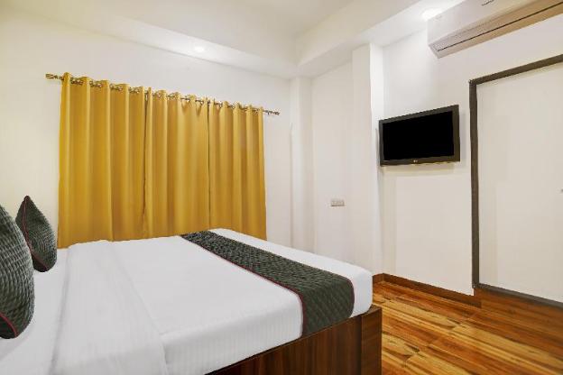 super townhouse pine tree