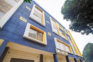 super townhouse pine tree