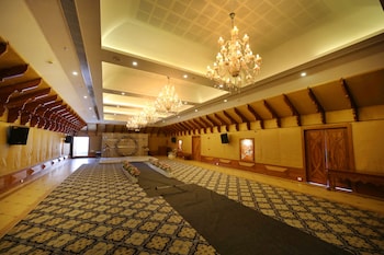 gokulam grand resort and spa