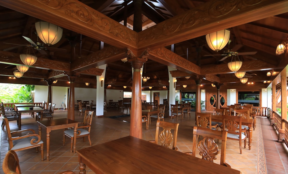 gokulam grand resort and spa