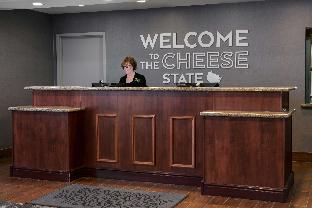 Hampton Inn & Suites West Bend,Milwaukee>>Cedarburg,3 star