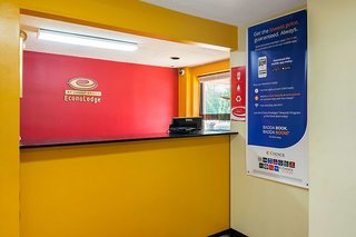 econo lodge research triangle park