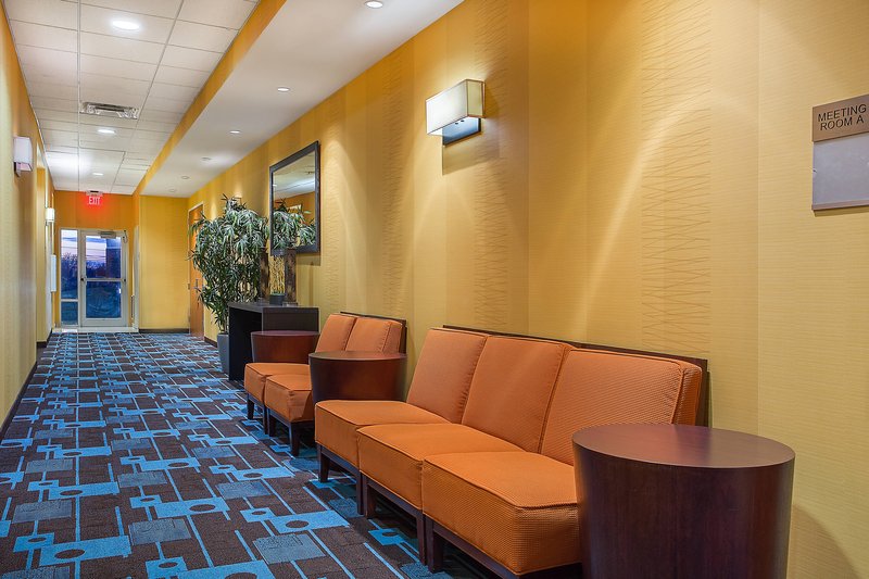 fairfield inn and suites by marriott louisville east
