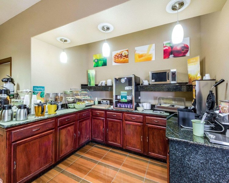 econo lodge inn and suites eagle pass