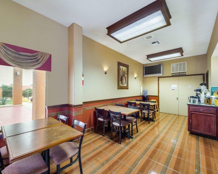econo lodge inn and suites eagle pass