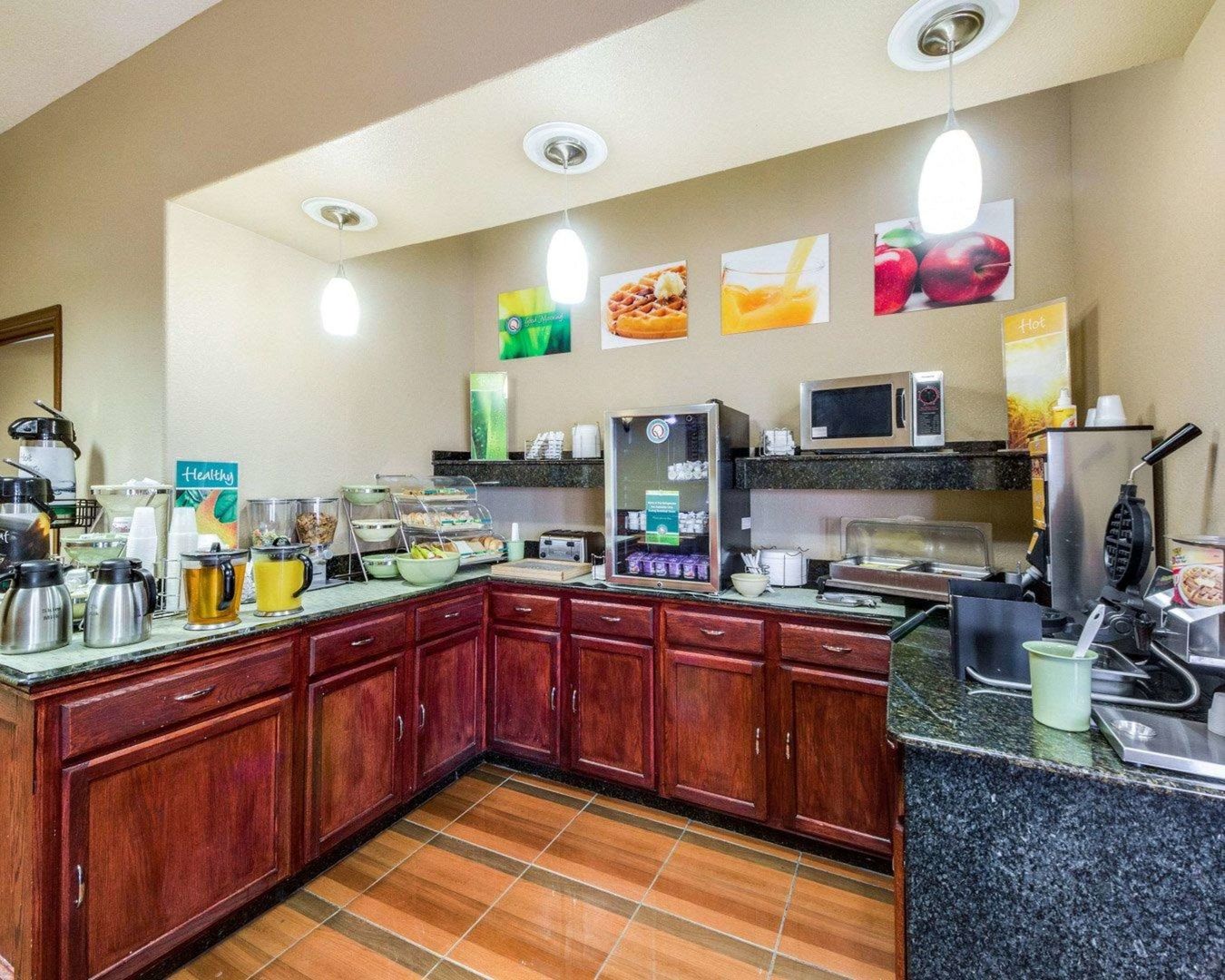 econo lodge inn and suites eagle pass