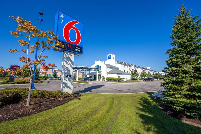 motel 6 mississauga