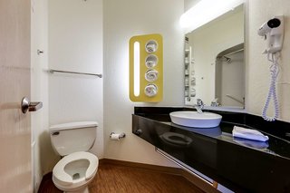 motel 6 mississauga