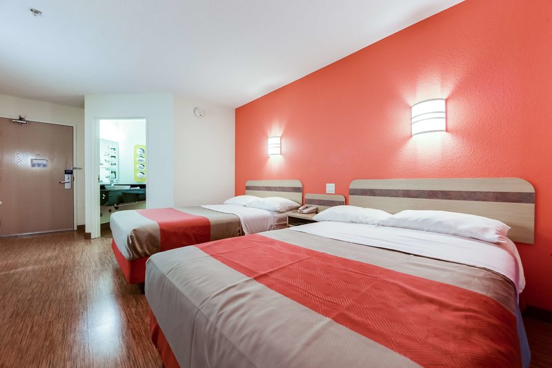 motel 6 mississauga