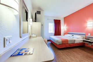 motel 6 mississauga