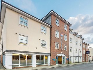 travelodge newport isle of wight