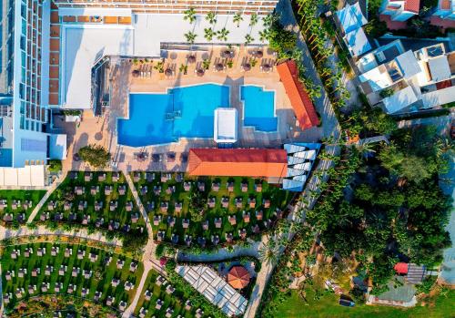 cavo maris beach hotel