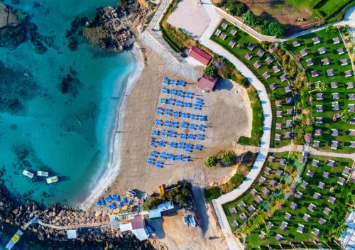 cavo maris beach hotel