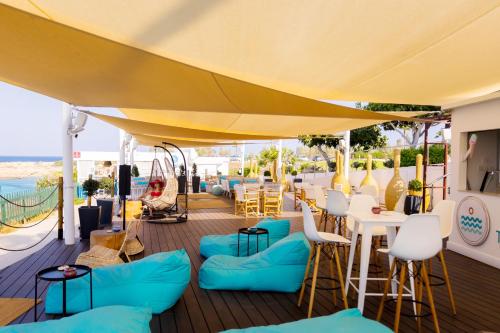 cavo maris beach hotel