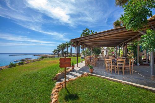 cavo maris beach hotel