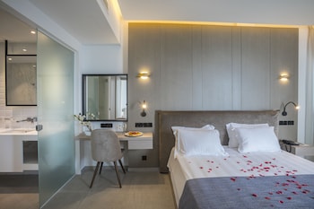 cavo maris beach hotel