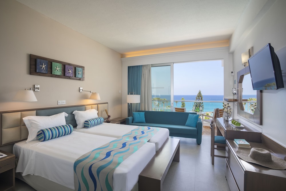 cavo maris beach hotel