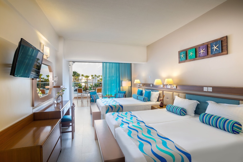 cavo maris beach hotel