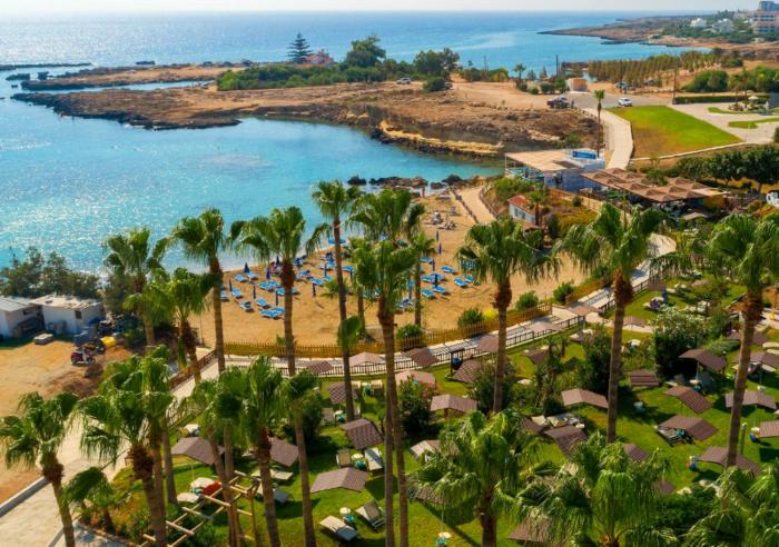 cavo maris beach hotel