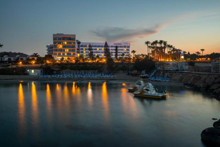 cavo maris beach hotel