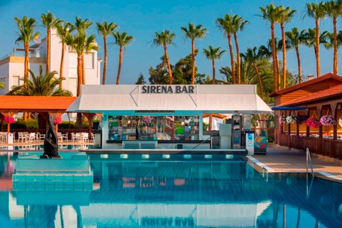 cavo maris beach hotel