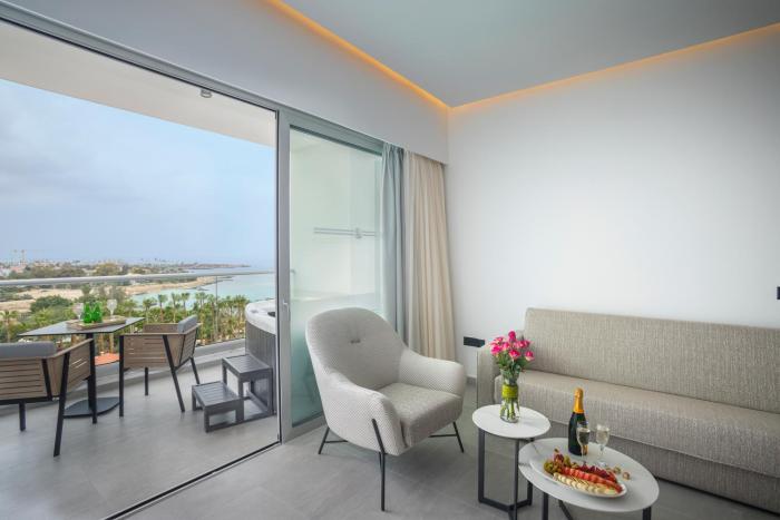 cavo maris beach hotel
