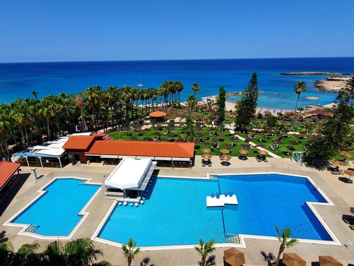 cavo maris beach hotel