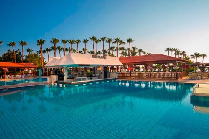 cavo maris beach hotel