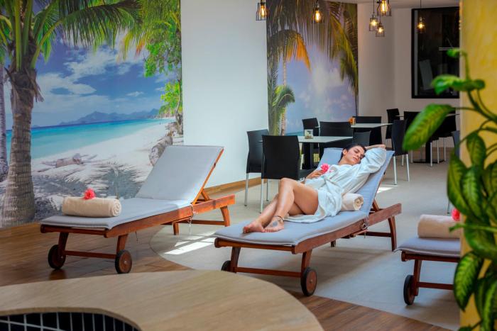 cavo maris beach hotel
