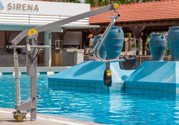 cavo maris beach hotel