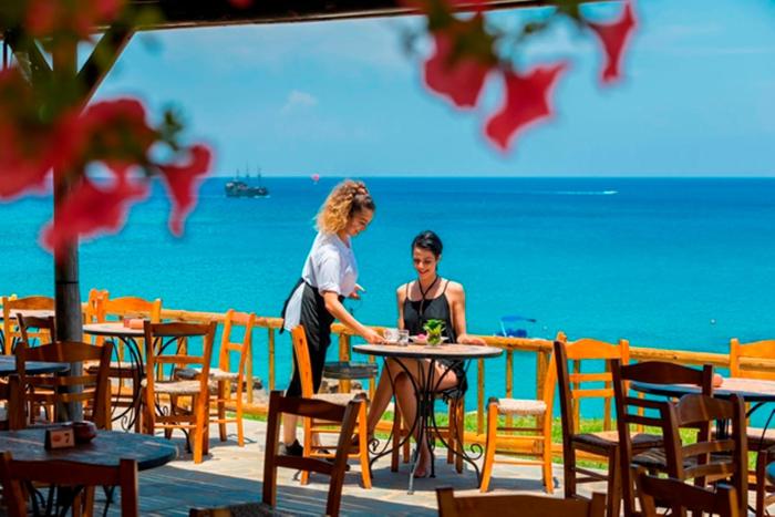 cavo maris beach hotel