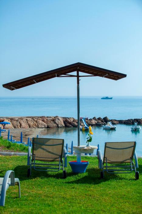 cavo maris beach hotel