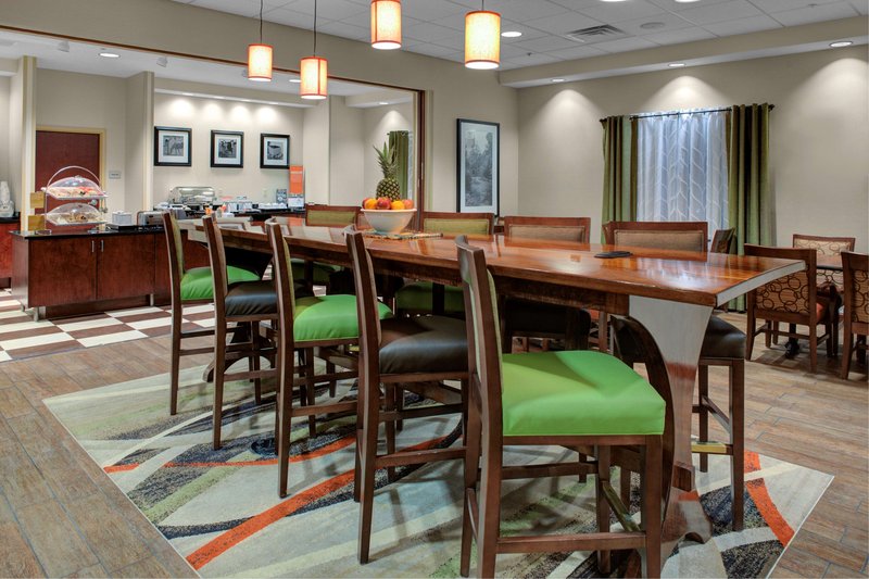 hampton inn elkhorn lake geneva area