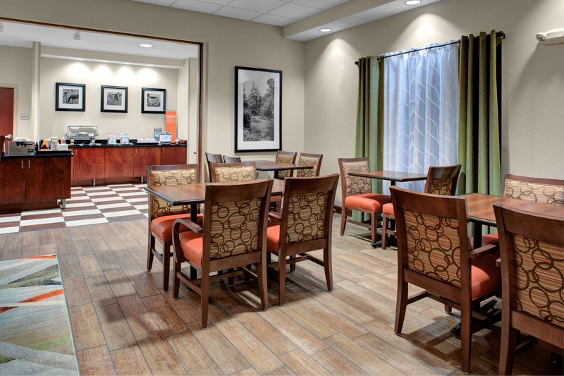 hampton inn elkhorn lake geneva area
