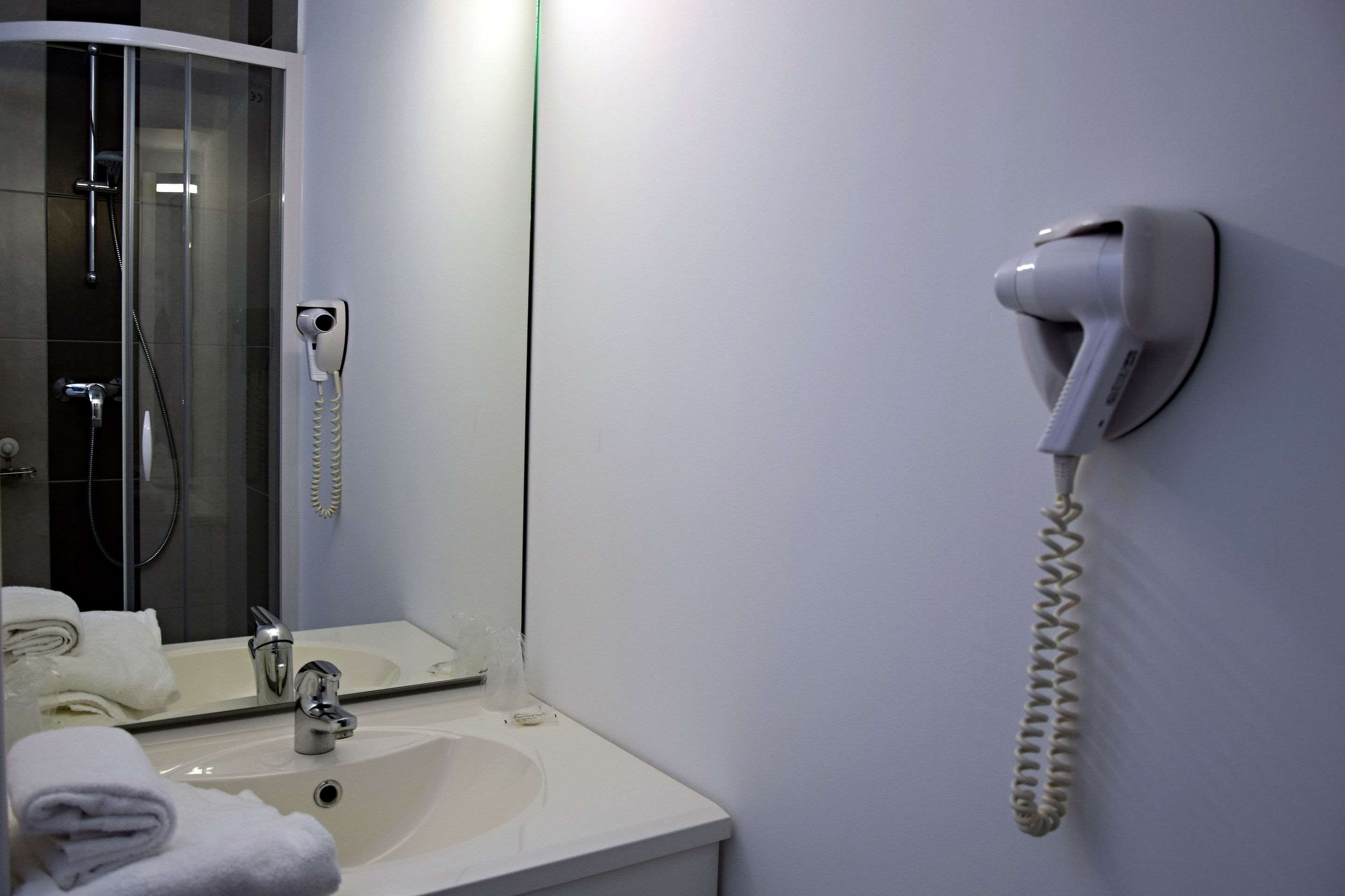 contact hotel le seino marin