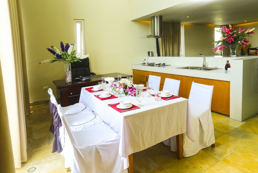a25 hotel 12 ngo sy lien