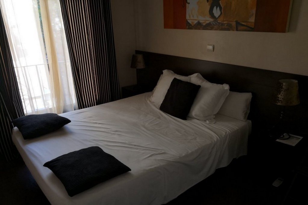 thc tirso molina hostel