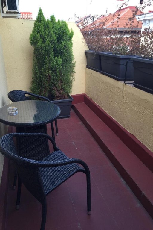 thc tirso molina hostel