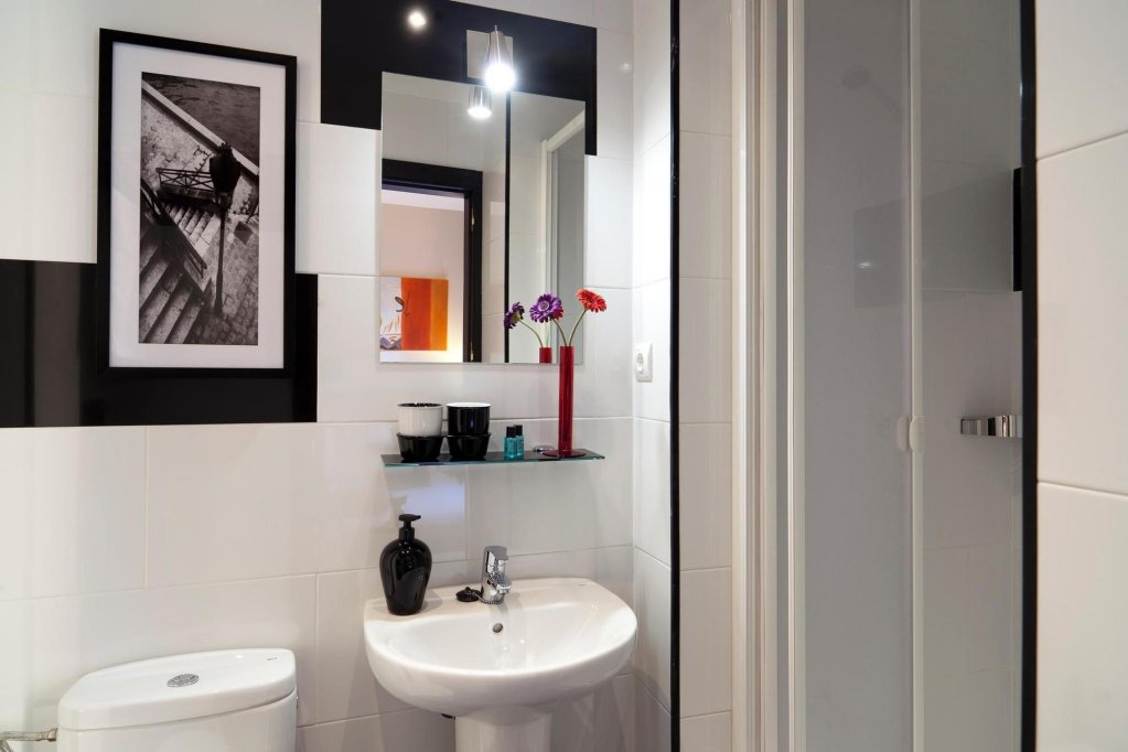 thc tirso molina hostel