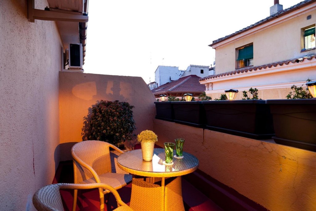 thc tirso molina hostel