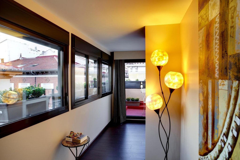 thc tirso molina hostel