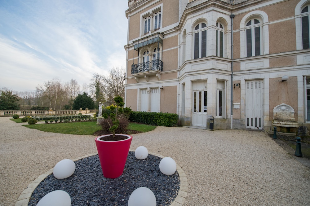chateau du clos de la ribaudiere