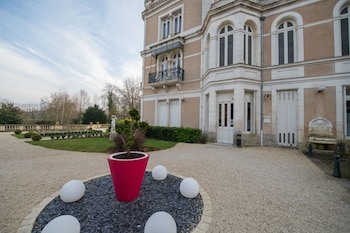 chateau du clos de la ribaudiere