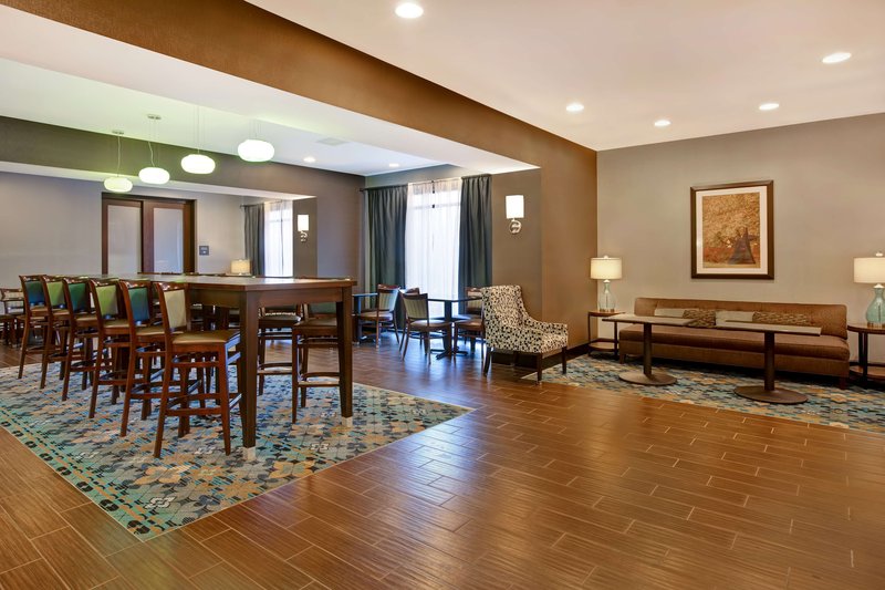 hampton inn dekalb il