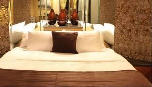 the champagne lodge and luxury suites