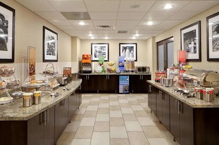 hampton inn and suites chicago st charles