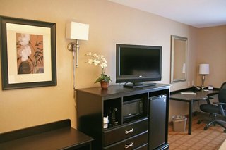 hampton inn and suites chicago st charles