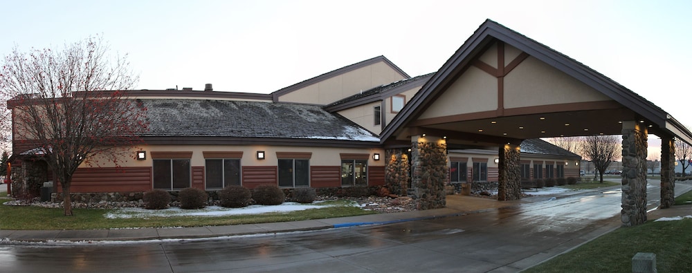 cmon inn hotel and suites