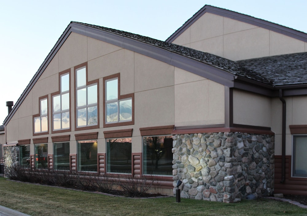 cmon inn hotel and suites