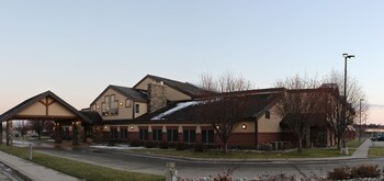 cmon inn hotel and suites